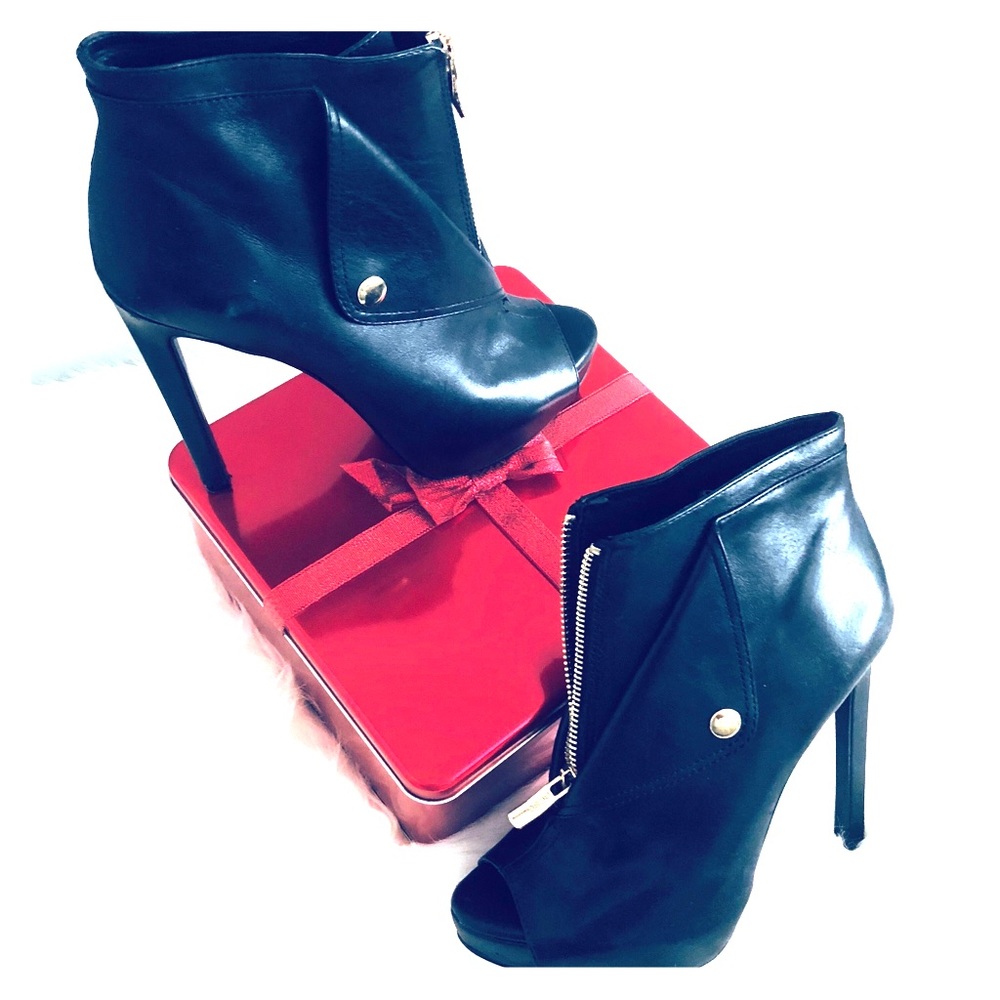 BCBGeneration Leather booties ⭐️💫